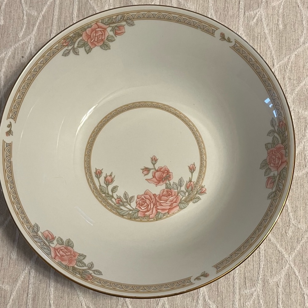 Vintage Crown Ming Fine China Christina large serving bowl